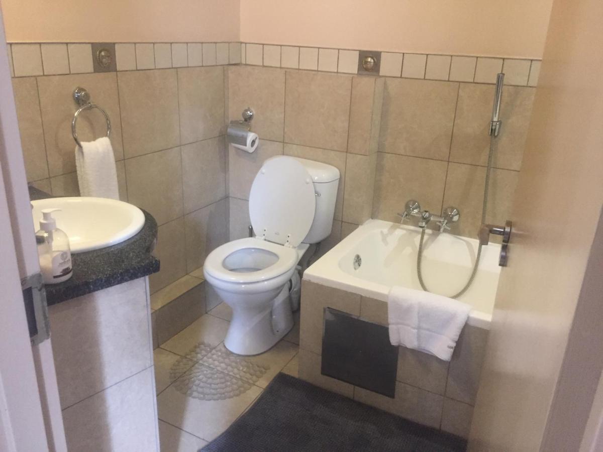 Mabungubwe Hotel Apartments - Home Away From Home Йоханнесбург Экстерьер фото