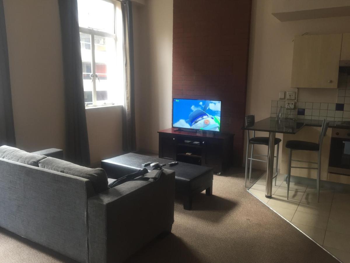 Mabungubwe Hotel Apartments - Home Away From Home Йоханнесбург Экстерьер фото