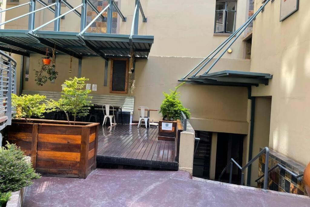 Mabungubwe Hotel Apartments - Home Away From Home Йоханнесбург Экстерьер фото